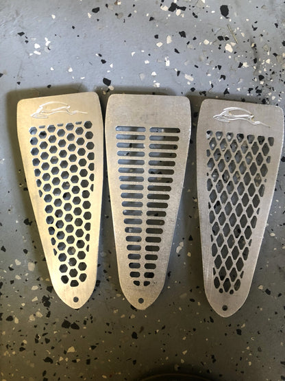 91-96 Caprice/Impala SS Rear Door Vents: Honeycomb w/Deer (2pc)