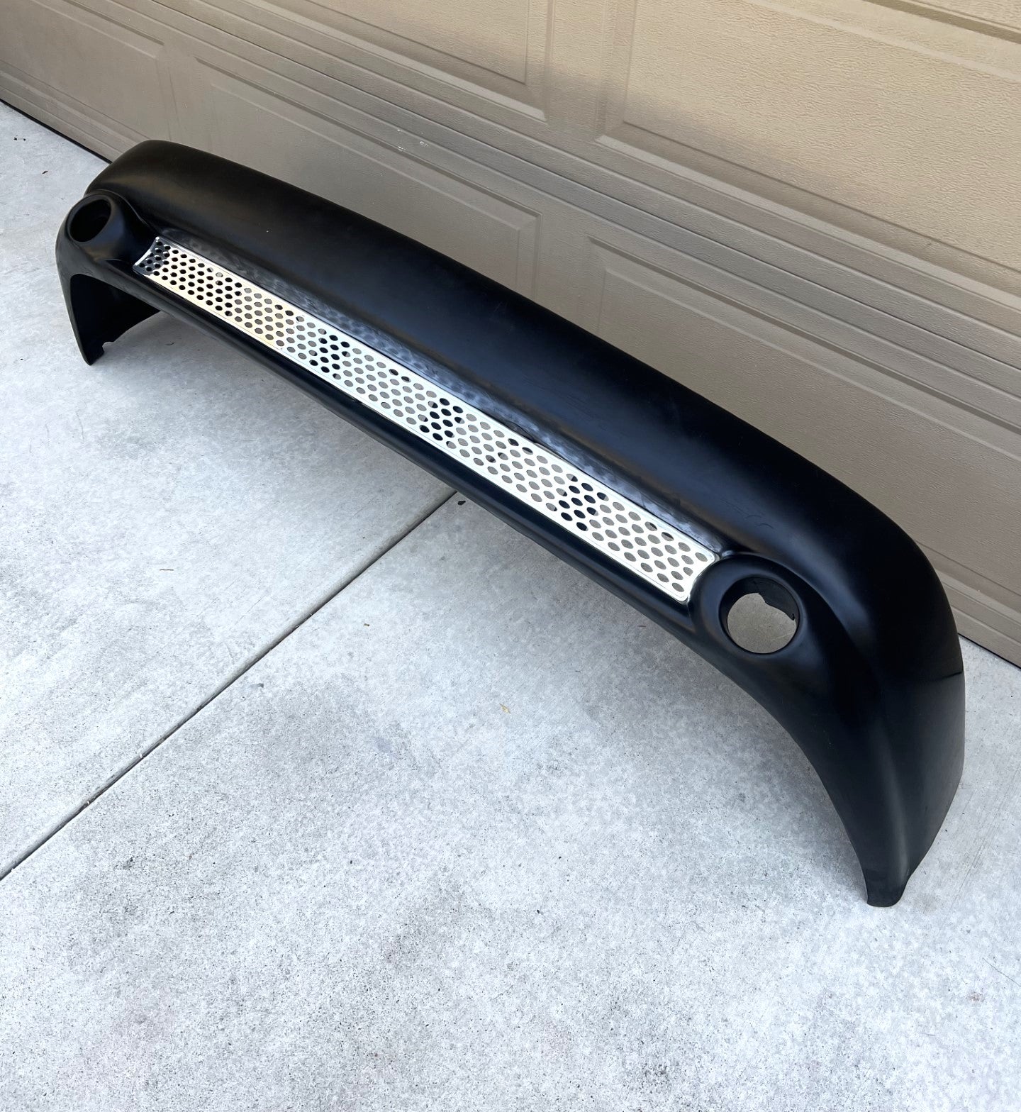 91-96 Caprice/Impala SS Front Bumper Grill Insert: 3D Oval Hole (pkg)