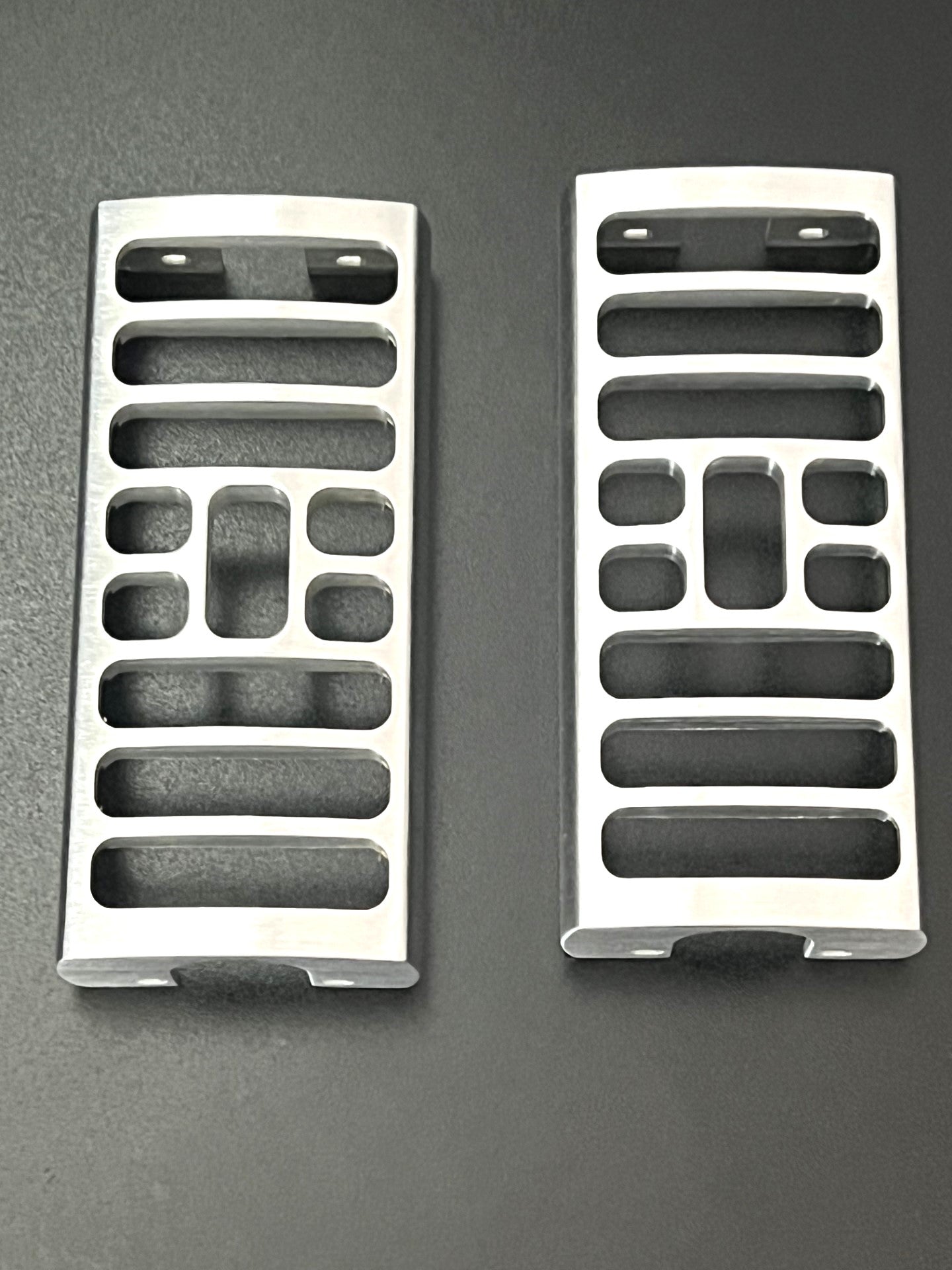 94-96 Caprice/Impala SS Small Air Vent (2pc)